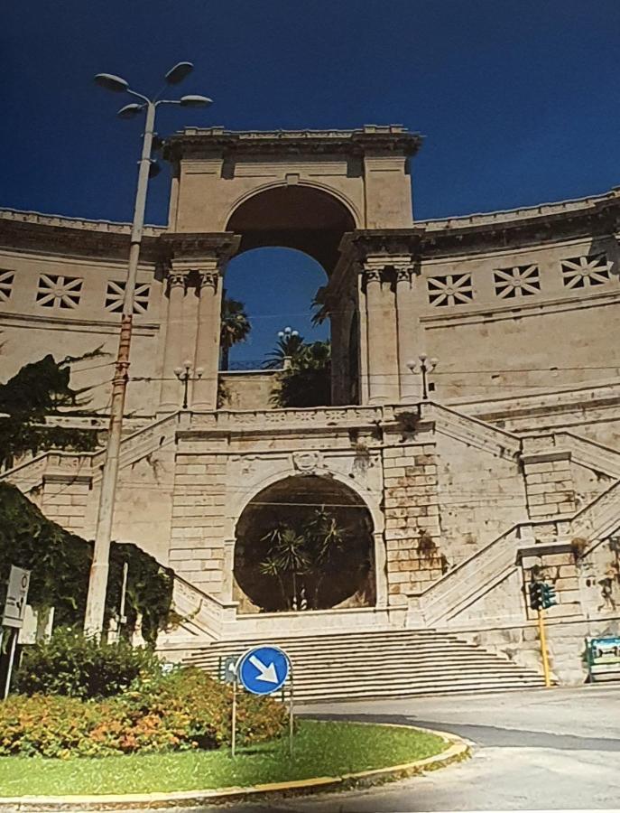 Piazza Martiri Rooms Cagliari Eksteriør bilde